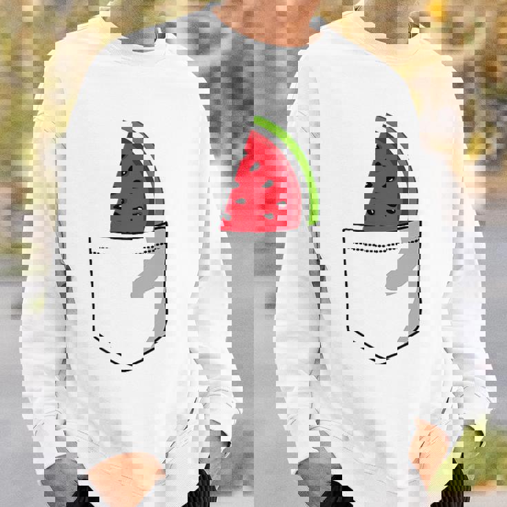 ポケットに入ったスイカのポケットプリントの面白いスイカ。 スウェットシャツ 彼への贈り物