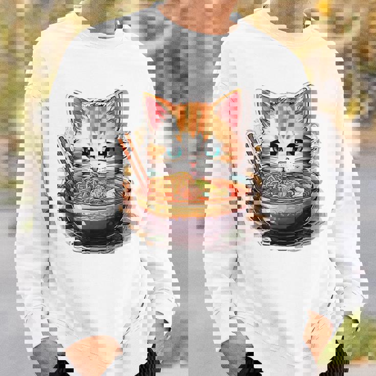 ラーメンを食べている子猫 スウェットシャツ 彼への贈り物