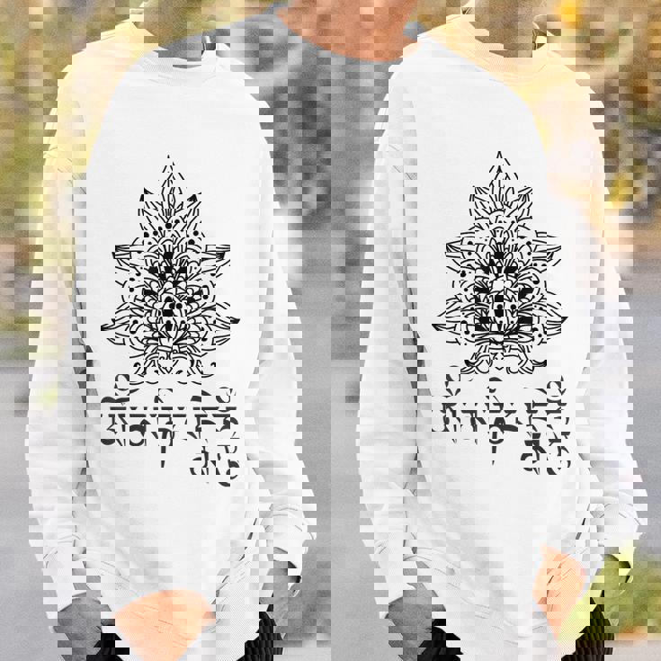 仏教 スピリチュアル オム マニ・パドメ ハム マントラと曼荼羅 スウェットシャツ 彼への贈り物