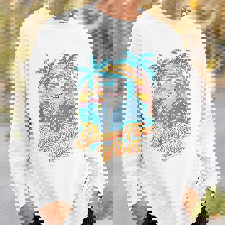 夏休み サメ ビーチ トロピカル サンセット ヤシの木 長袖tシャツ スウェットシャツ 彼への贈り物