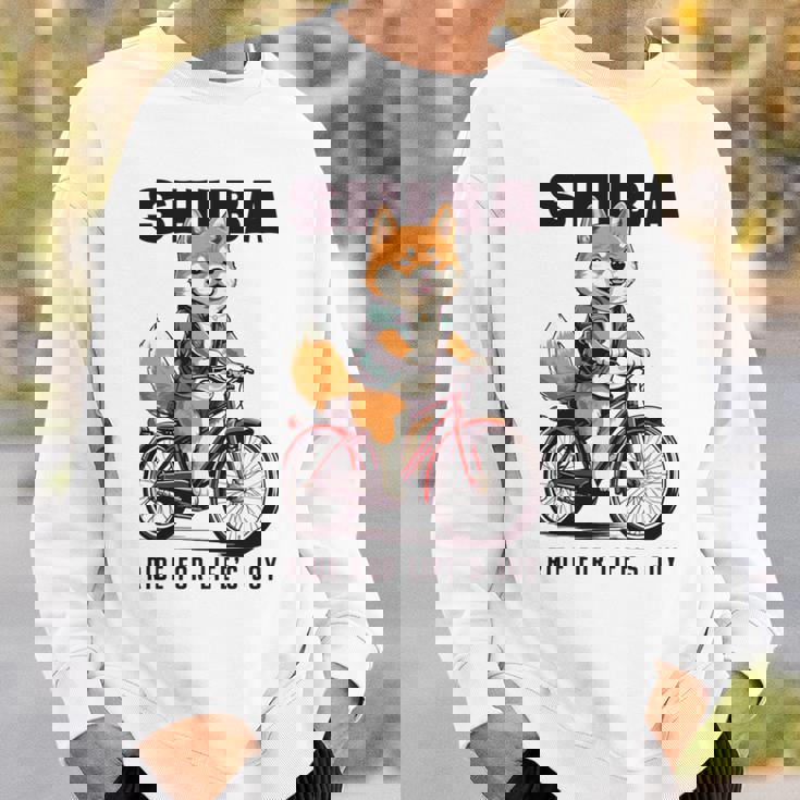 柴犬 いぬ イラスト 柴犬好き 犬好き 自転車 かわいい おもしろ レトロ Ride For Life's Joy 長袖tシャツ スウェットシャツ 彼への贈り物