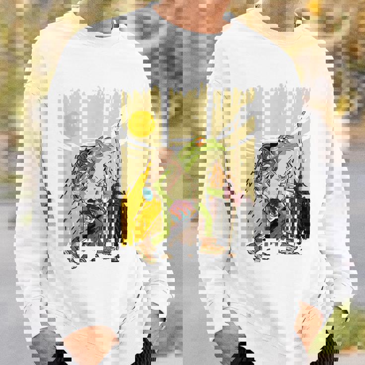 楽しいカエル ハイキングと登山愛好家 スウェットシャツ 彼への贈り物