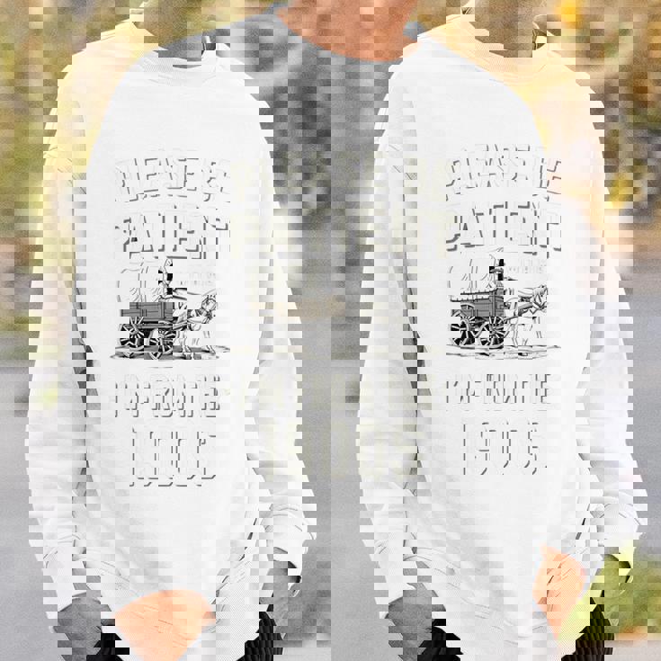 私は1900年代から面白いレトロから我慢してください 長袖tシャツ スウェットシャツ 彼への贈り物