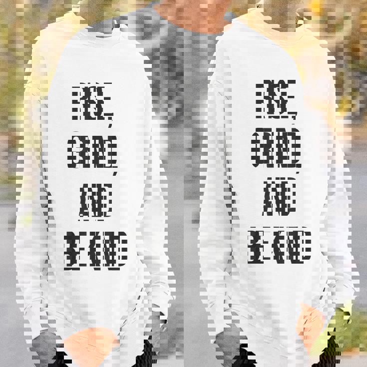 立ち上がって、頑張って、優しくして、ジム、ハッスル、成功、モチベーション スウェットシャツ 彼への贈り物