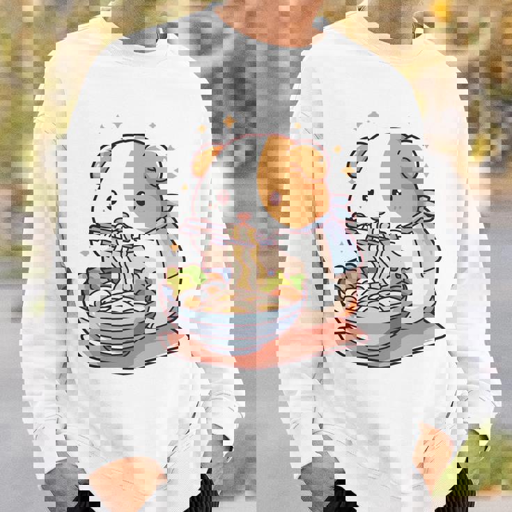 面白いモルモット 箸でラーメンを食べる アニメ 長袖tシャツ スウェットシャツ 彼への贈り物