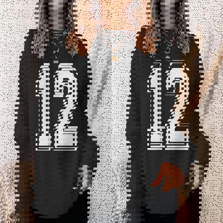 12番の前面と背面にホワイトのプリント。 スウェットシャツ 彼女への贈り物