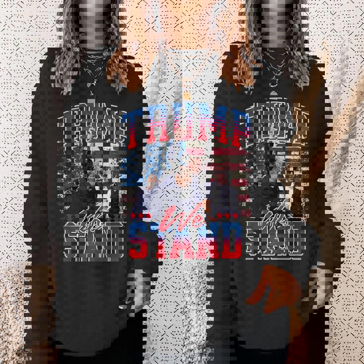 2024 選挙集会での銃撃を生き延びたドナルド・トランプの大統領選への戦いは終わらない スウェットシャツ 彼女への贈り物