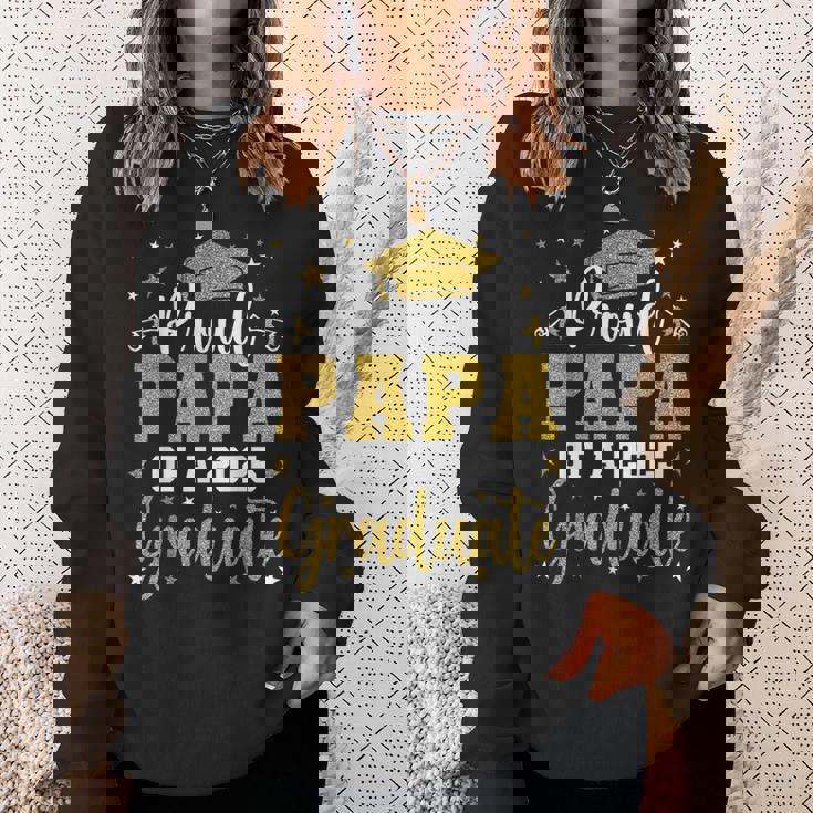 2025年卒業の卒業クラスの誇り高きパパ スウェットシャツ 彼女への贈り物