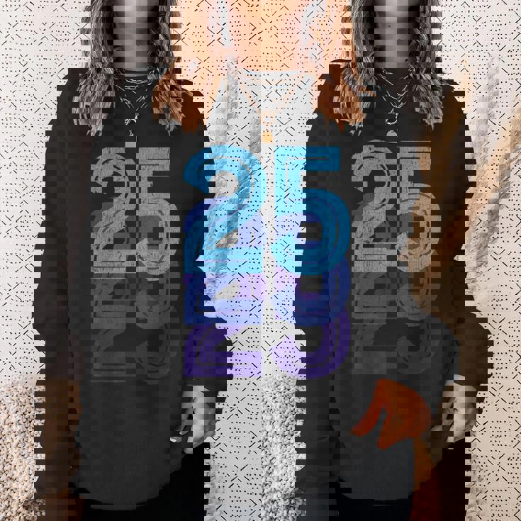 25ラッキーナンバー25歳の誕生日スポーツチーム-25 スウェットシャツ 彼女への贈り物