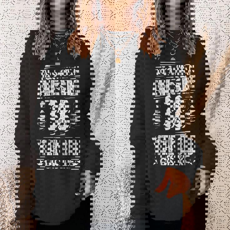 38歳の誕生日プレゼントは私に38歳をもたらしました 良い 面白い 38歳 スウェットシャツ 彼女への贈り物