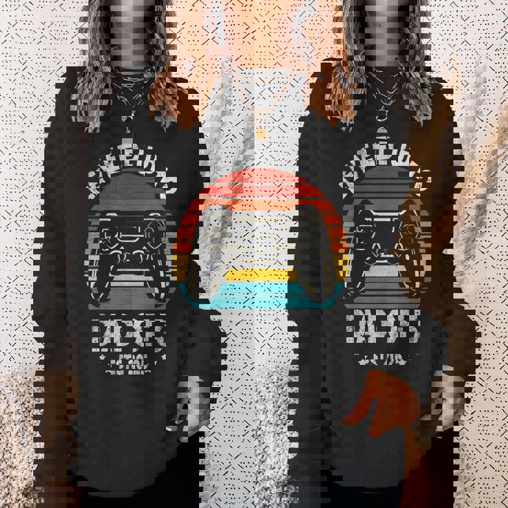 3人のお父さんにレベルアップ 再び3人のパパ 2025 父の日 スウェットシャツ 彼女への贈り物