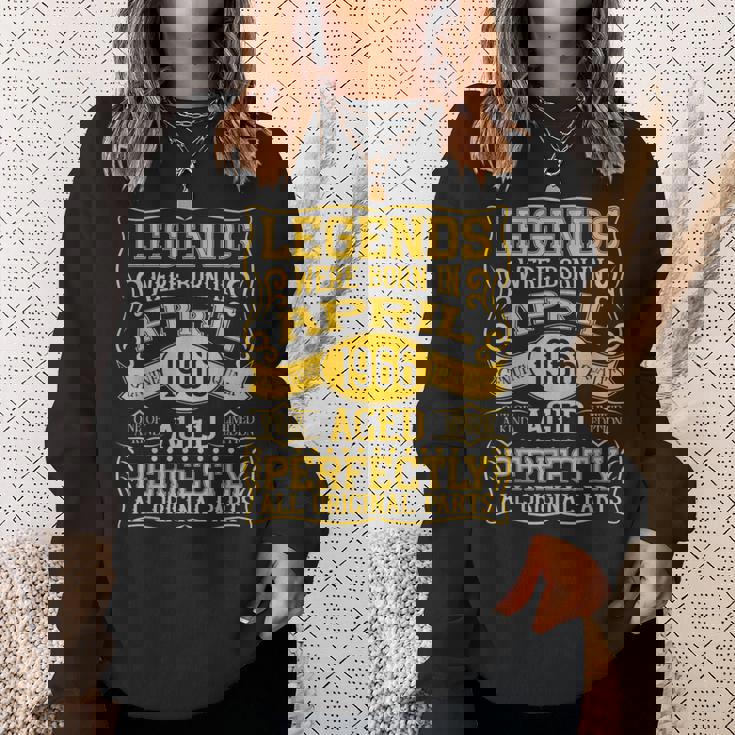 59歳の誕生日伝説は1966年4月に誕生しました。 スウェットシャツ 彼女への贈り物