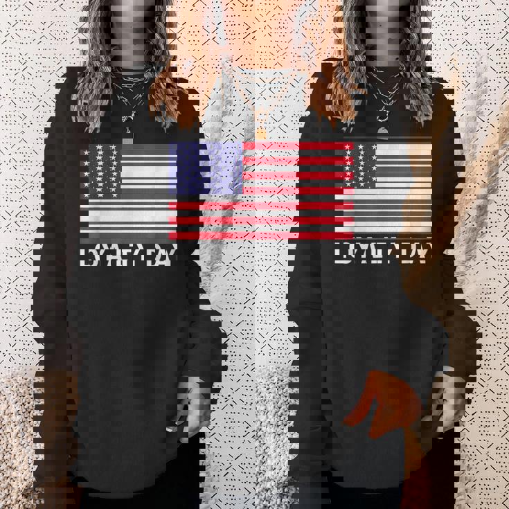 5月1日の忠誠の日 スウェットシャツ 彼女への贈り物