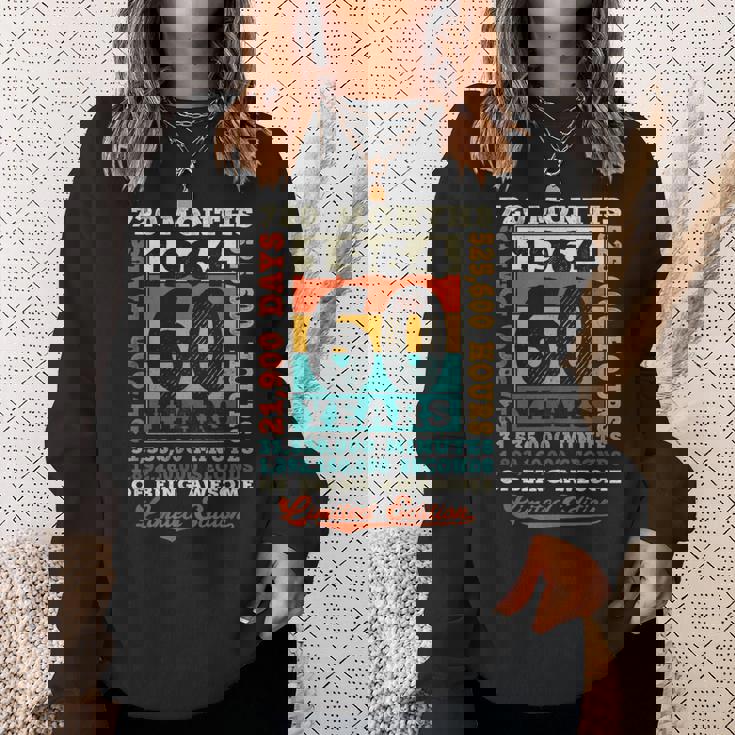 60 Years 720 Months Of Being Awesome Born 1964 60歳の誕生日 スウェットシャツ 彼女への贈り物