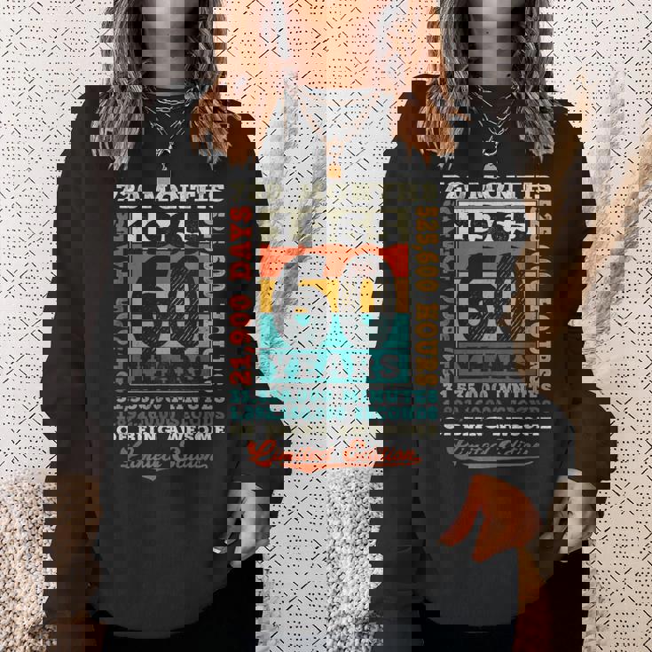 60歳の誕生日 60歳 720ヶ月 すごい生まれ 1965年 スウェットシャツ 彼女への贈り物