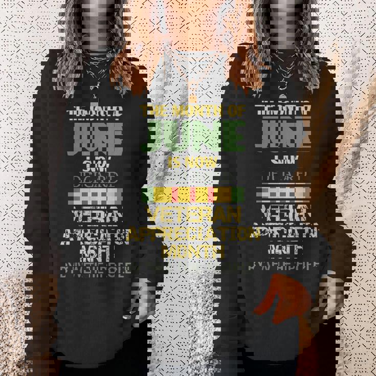 6月が退役軍人感謝月間として宣言されました スウェットシャツ 彼女への贈り物