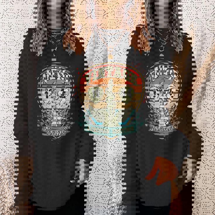 81 歳のギフト ヴィンテージ 1944 年生まれ レトロ 81 歳の誕生日 スウェットシャツ 彼女への贈り物