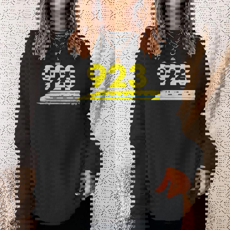 923形ドクターイエローT4 イラスト923テキスト スウェットシャツ 彼女への贈り物