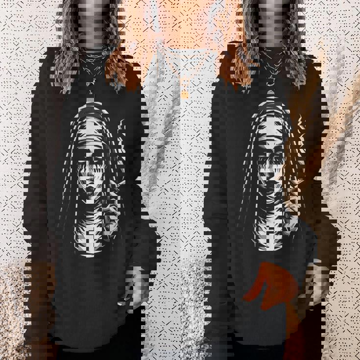 Badmoking Nun オカルトゴス 魔術&ホラー ゴシック スウェットシャツ 彼女への贈り物