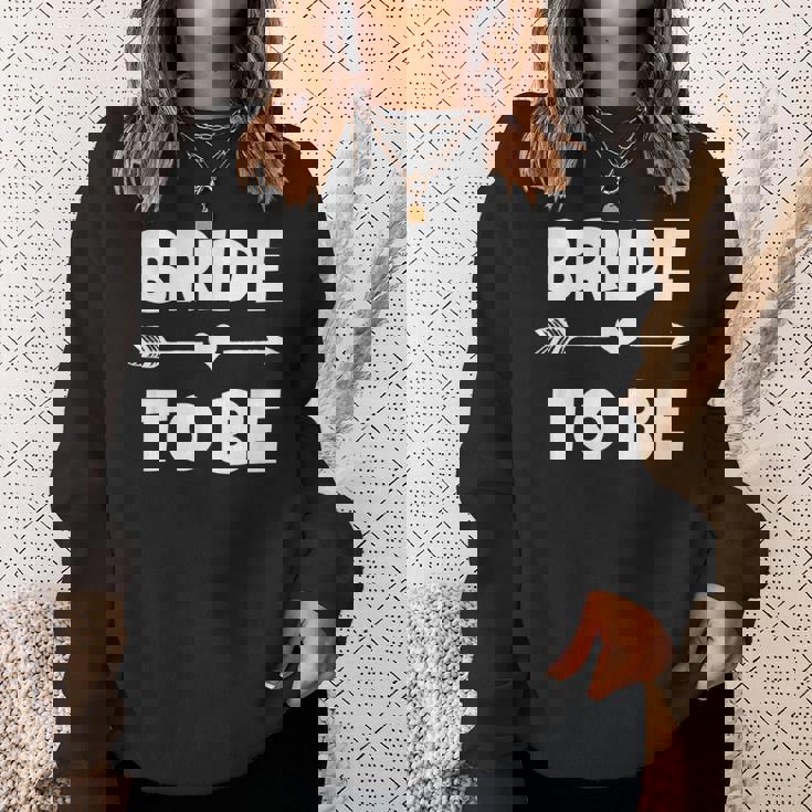 Bride To Be ブライダルシャワーギフトアイデア 花嫁シャツ スウェットシャツ 彼女への贈り物