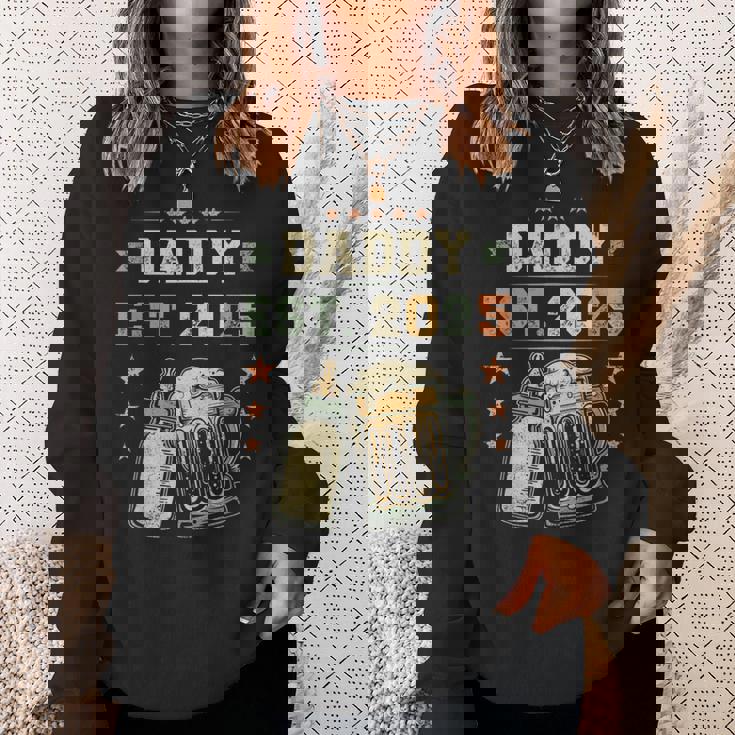 Daddy Est 2025 年のパパ 初めての父の日 新しい父親 若い父親 スウェットシャツ 彼女への贈り物