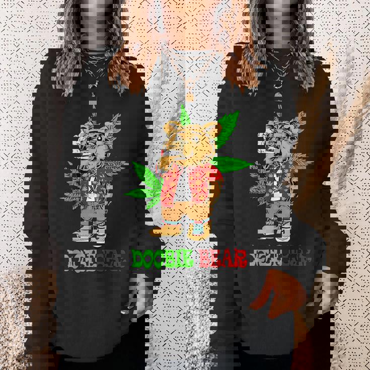 Doobie Bear 大麻の葉 雑草愛好家 マリファナギフト スウェットシャツ 彼女への贈り物