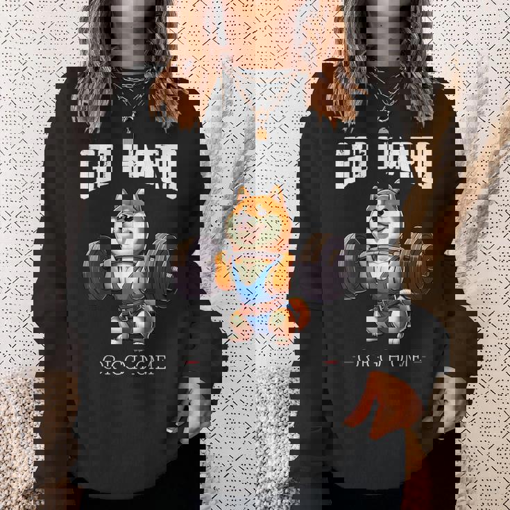 Go Hard Or Go Home 柴犬 犬 ウエイトリフティング フィットネス ジム スウェットシャツ 彼女への贈り物