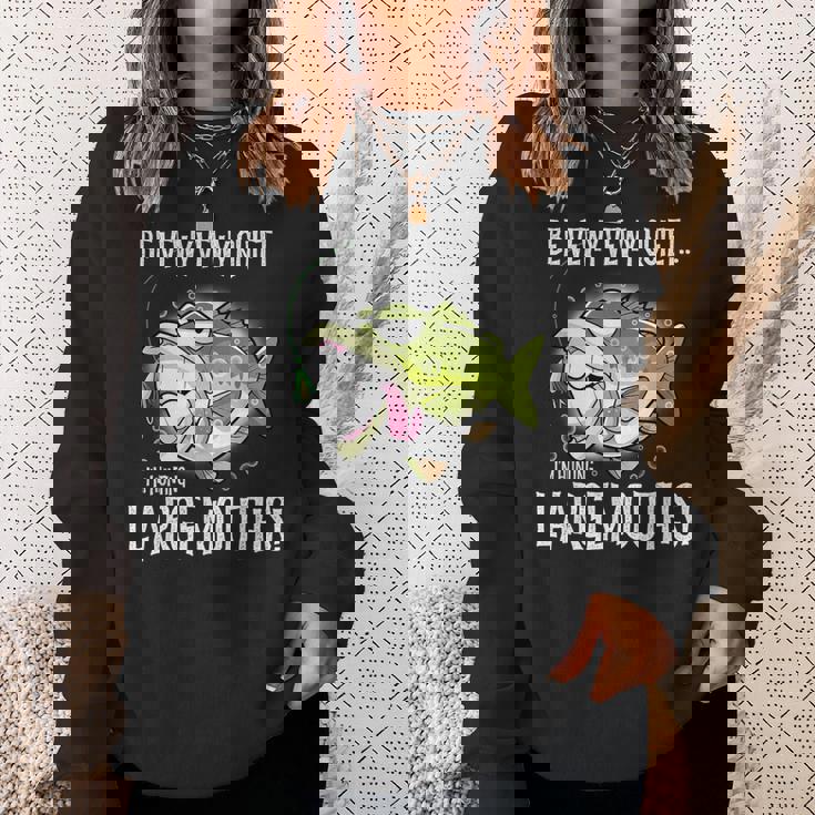 Largemouth Hunter 面白いビッグバス釣りユーモア スウェットシャツ 彼女への贈り物