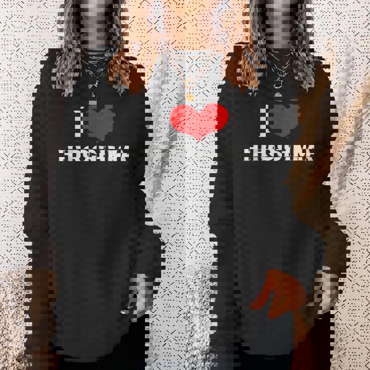 I Love Hiroshima 愛 ハート 広島 広島県 日本 お土産 かわいい おしゃれ スウェットシャツ 彼女への贈り物