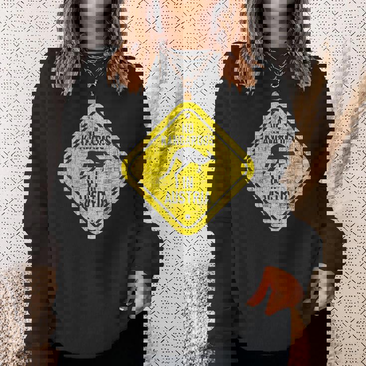 No Kangaroos In Austria 動物飼育係 野生動物 愛好家 スウェットシャツ 彼女への贈り物