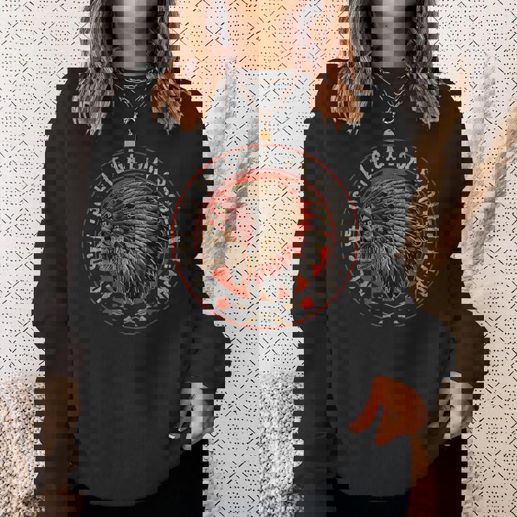 No One Is Illegal Ontolen Land 先住民移民 スウェットシャツ 彼女への贈り物