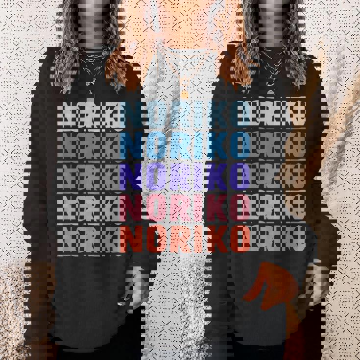 Noriko 面白いギフト名 名前入り スウェットシャツ 彼女への贈り物