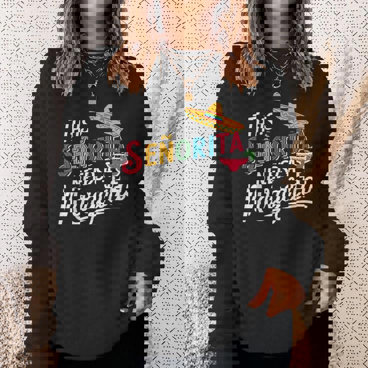 Senorita Margarita Lover Cinco De Mayo Fiesta ギフト スウェットシャツ 彼女への贈り物