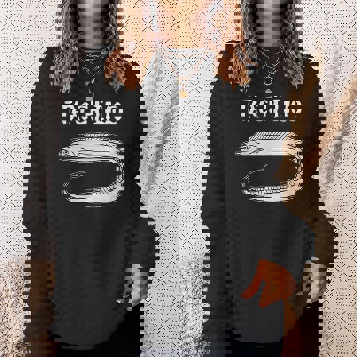 Tachiuo 太刀魚 タチウオ 魚好き 願掛け 釣り好き 海釣り 趣味 おもしろ 寿司ネタ 趣味釣り 船釣り 釣り スウェットシャツ 彼女への贈り物