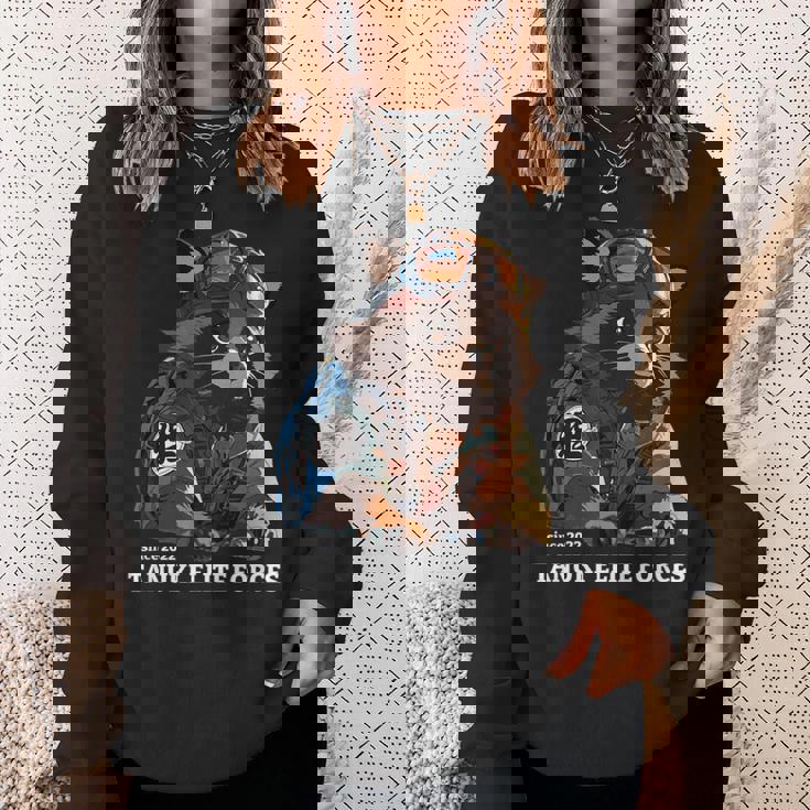 Tanuki Elite Forces No1 タヌキ精鋭部隊 漢字 動物 かわいい狸 たぬき おもしろ アニマル スウェットシャツ 彼女への贈り物