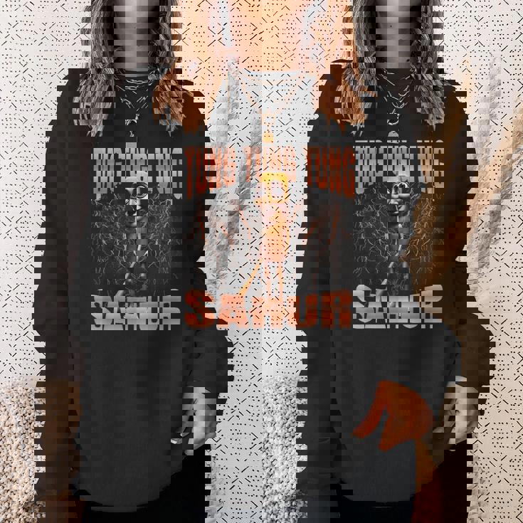 Tung Tung Tungahur 海賊版ブレインロットイタリアンブレインロットミーム スウェットシャツ 彼女への贈り物