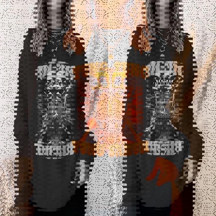 Tung Tungahur 面白い イタリアン ブレイン ミーム トゥン トゥン サフール スウェットシャツ 彼女への贈り物