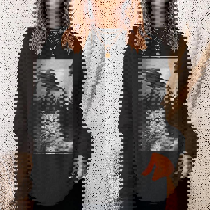 Ufo と面白い猫のセルフィー スウェットシャツ 彼女への贈り物