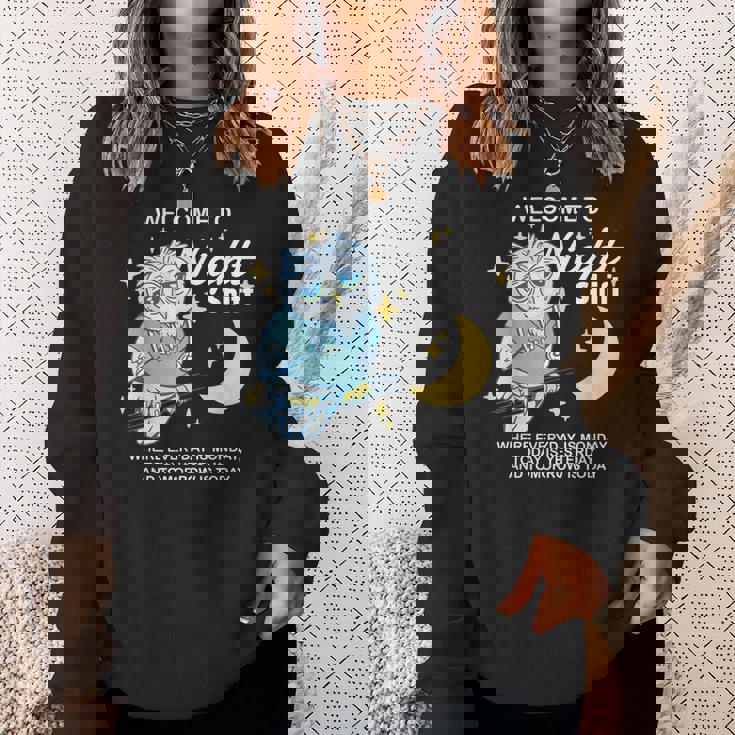 Willkommen Zur Nacht Arbeit Wo Jeder Tag Ein Monday Ist スウェットシャツ 彼女への贈り物