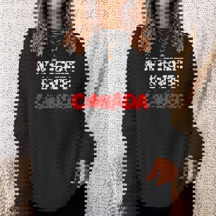 「My Heart Is With Canada」 – カナダ人と強く立つ スウェットシャツ 彼女への贈り物