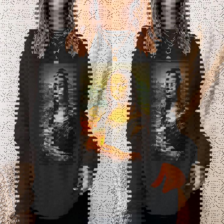 おもしろビールモナリザ絵画アートママパパ。 スウェットシャツ 彼女への贈り物