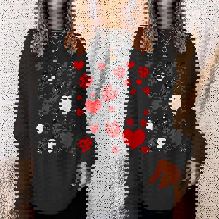 かわいいてんとう虫とハートのてんとう虫柄 スウェットシャツ 彼女への贈り物