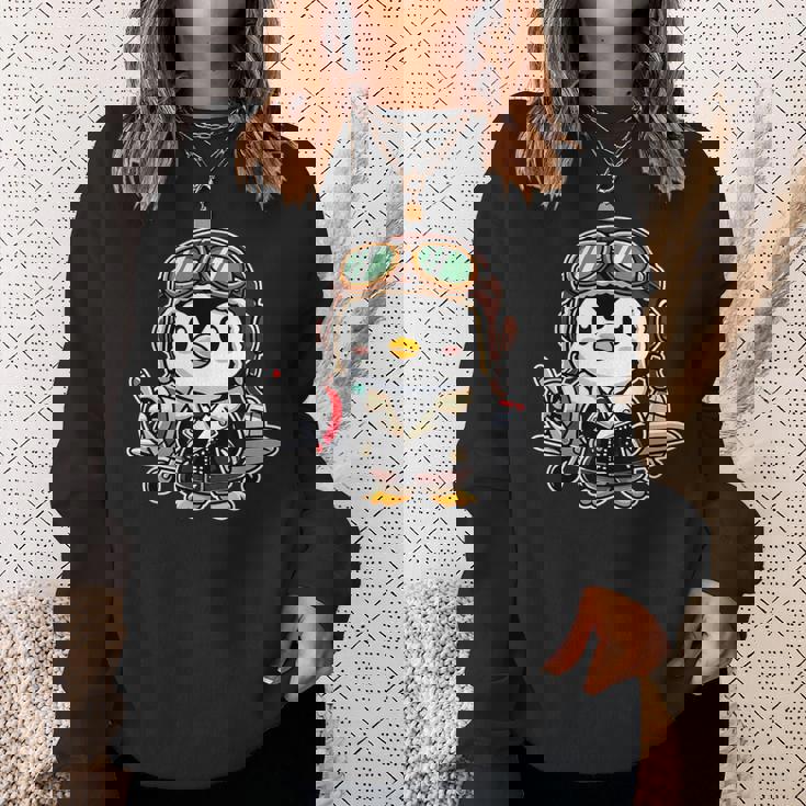 かわいい空飛ぶペンギン パイロット ヘルメット 飛行機 航空機 航空機 スウェットシャツ 彼女への贈り物