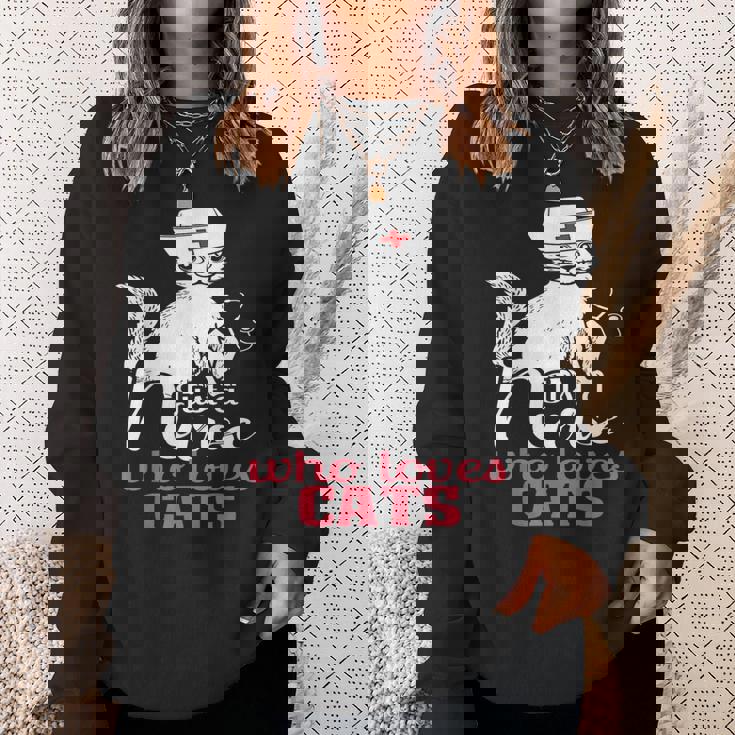 ただの猫好きナースおもしろいネコナース スウェットシャツ 彼女への贈り物