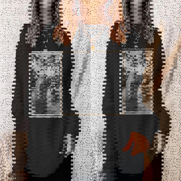 アライグマとカピバラ自撮り スウェットシャツ 彼女への贈り物