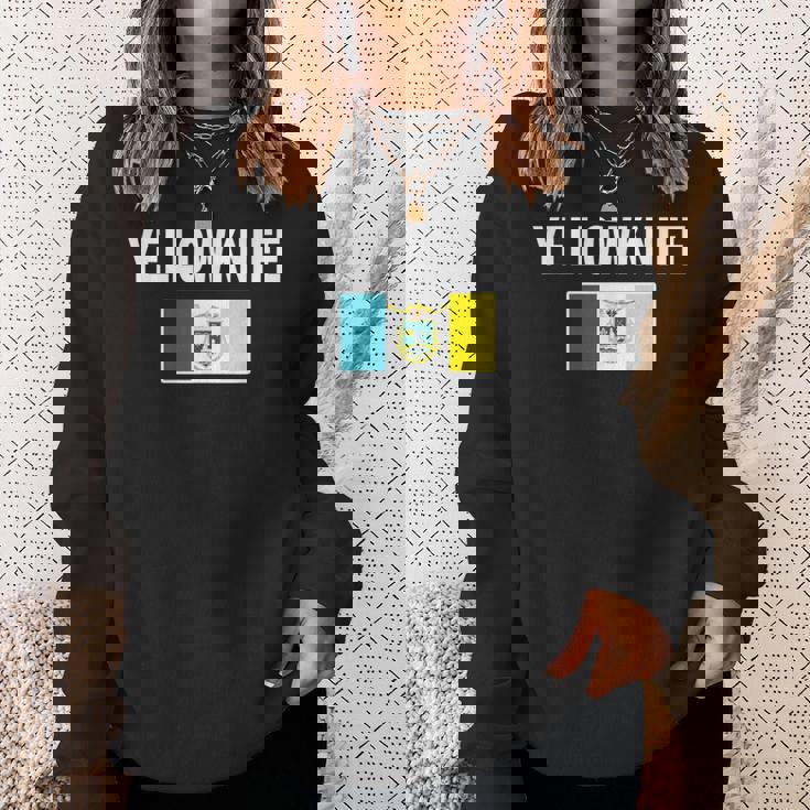 イエローナイフ 紋章 旗 国家への誇り ギフト お土産 スウェットシャツ 彼女への贈り物