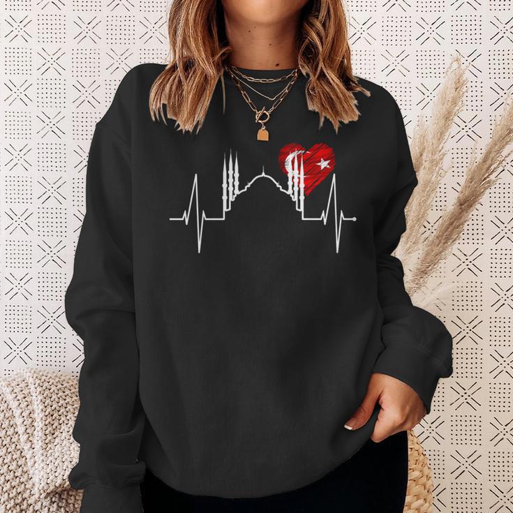 イスタンブールのスカイライン Heartbeat Turkey ブルーモスク Heart Istanbul 長袖tシャツ スウェットシャツ 彼女への贈り物