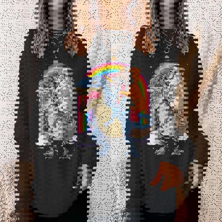 イングリッシュブルドッグ ユニコーン ライディング ダイナソー Tレックス ギフト メンズ レディース スウェットシャツ 彼女への贈り物