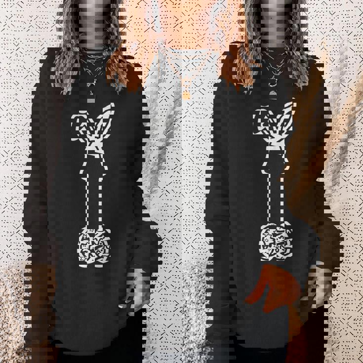 イースターエッグ付きの面白いイースターペニスウサギの耳。 スウェットシャツ 彼女への贈り物