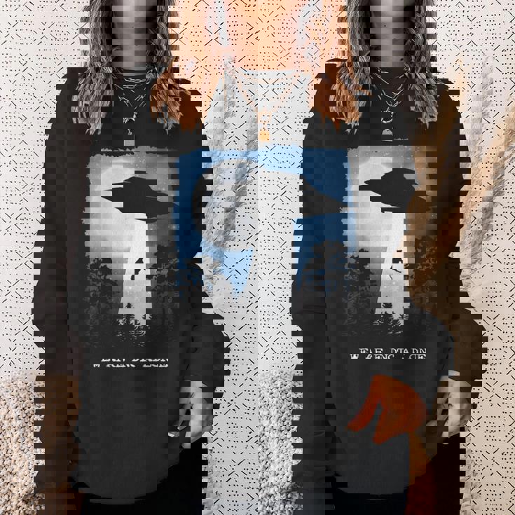 エイリアン アブダクション 牛 Ufo We Are Not Alone ギフト スウェットシャツ 彼女への贈り物